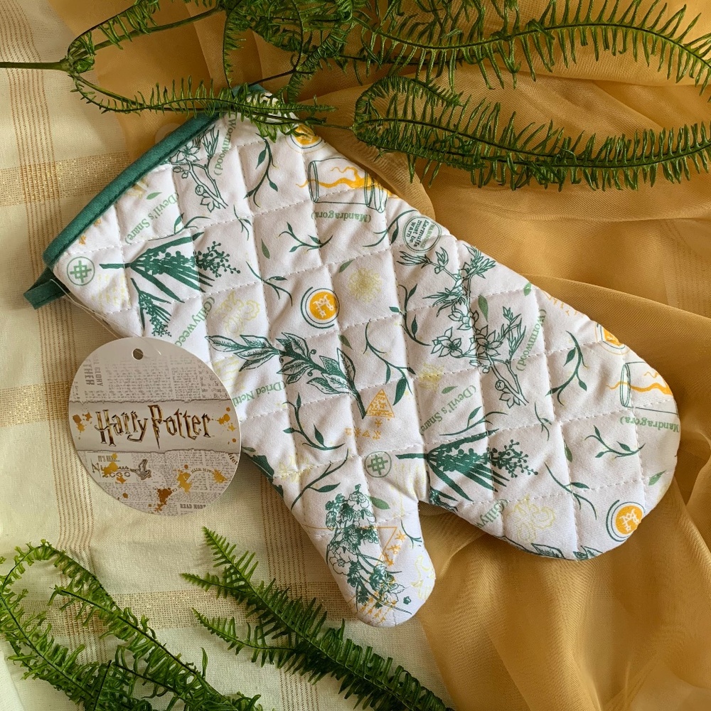Harry Potter Licensed Herbology Oven Mitt